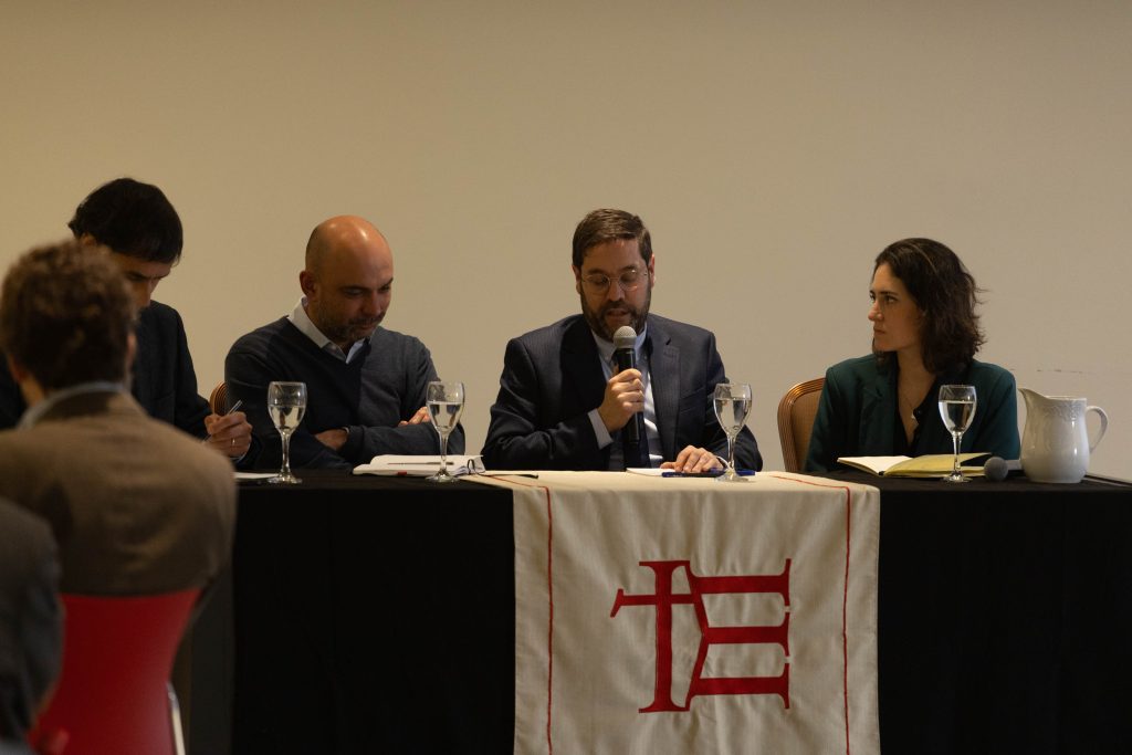 Sede de Eliodoro Yáñez 2210 · un acto público